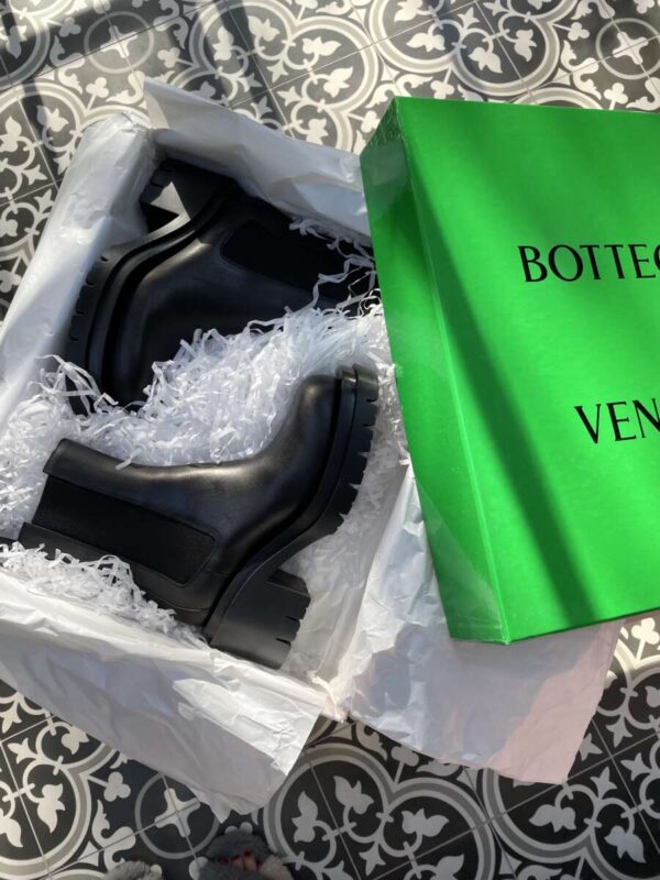 Bottega Veneta Boots on Emma Rose Style, the best combat boots 2021